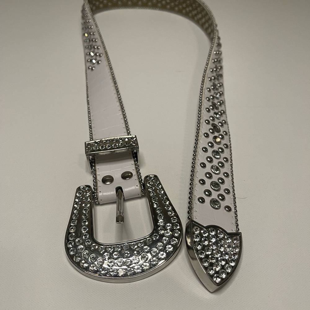 Elegant White Studded Belt with Silver Accents - Picture 2 of 8